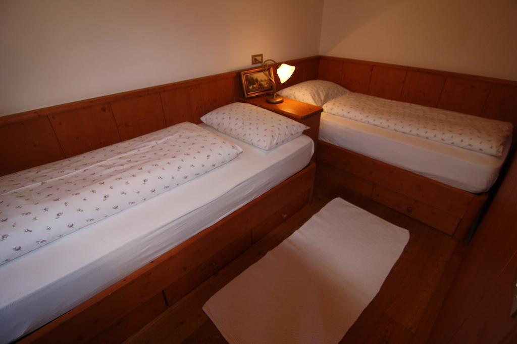 Residence Mairhofer Dobbiaco Ruang foto