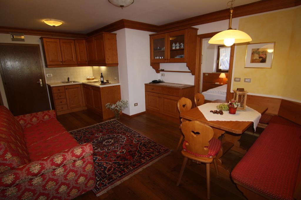 Residence Mairhofer Dobbiaco Ruang foto
