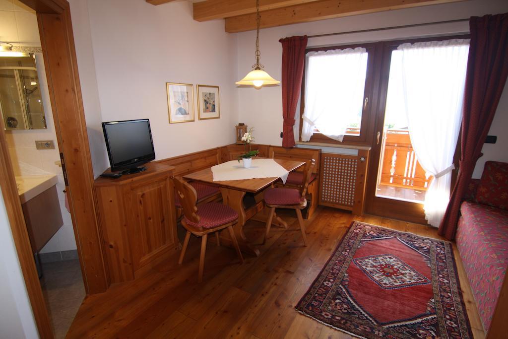 Residence Mairhofer Dobbiaco Ruang foto