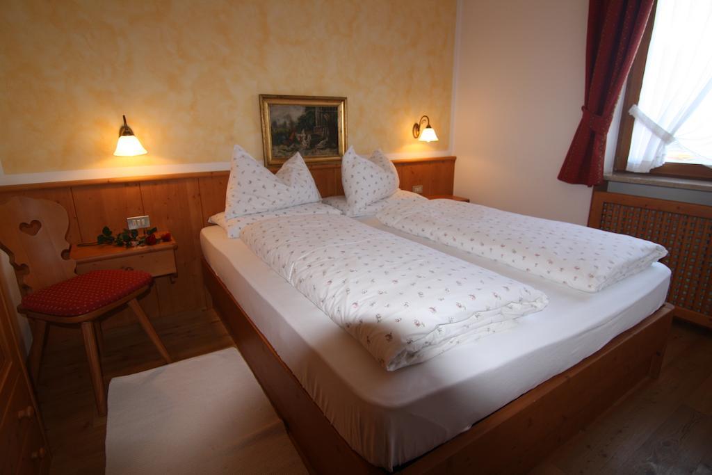 Residence Mairhofer Dobbiaco Ruang foto