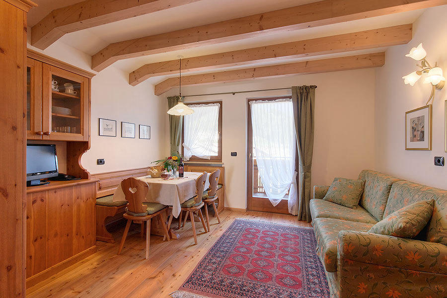 Residence Mairhofer Dobbiaco Ruang foto